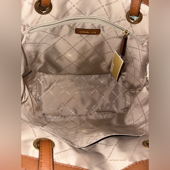 MICHAEL KORS NWT Jet Set Grab Bag Jacquard MK Signature Tote - Picture 7 of 12